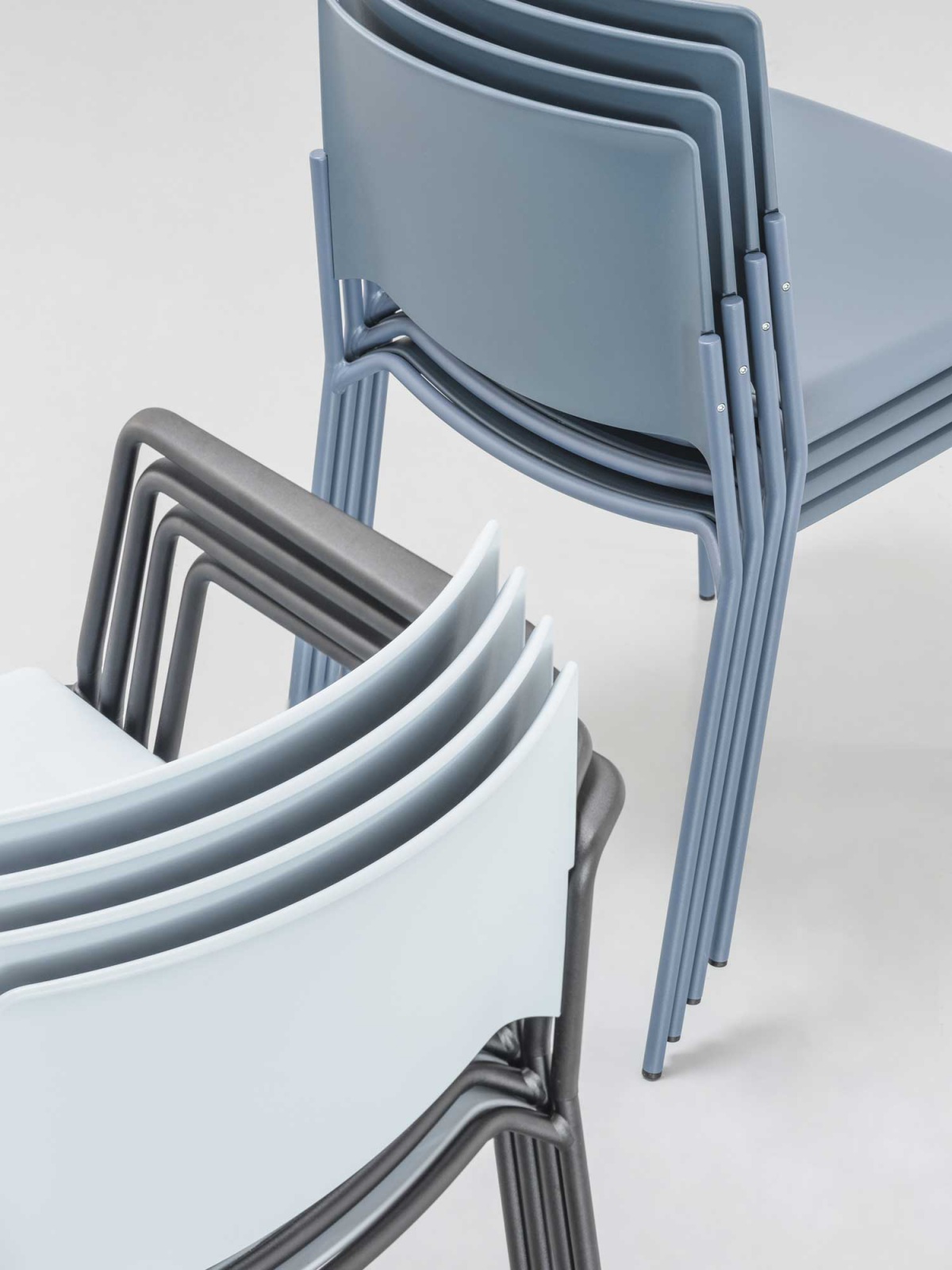 Ema 4L chair with arms