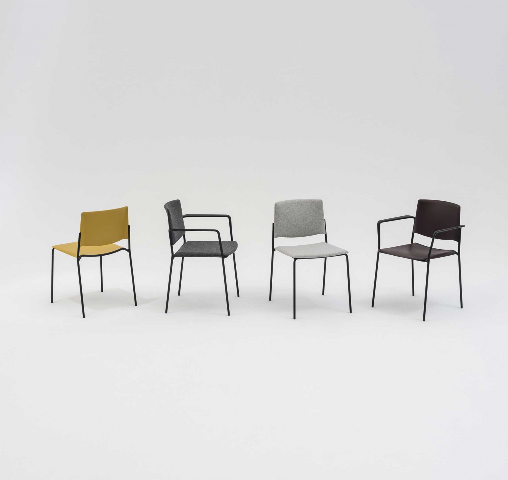 Ema 4L chair with arms